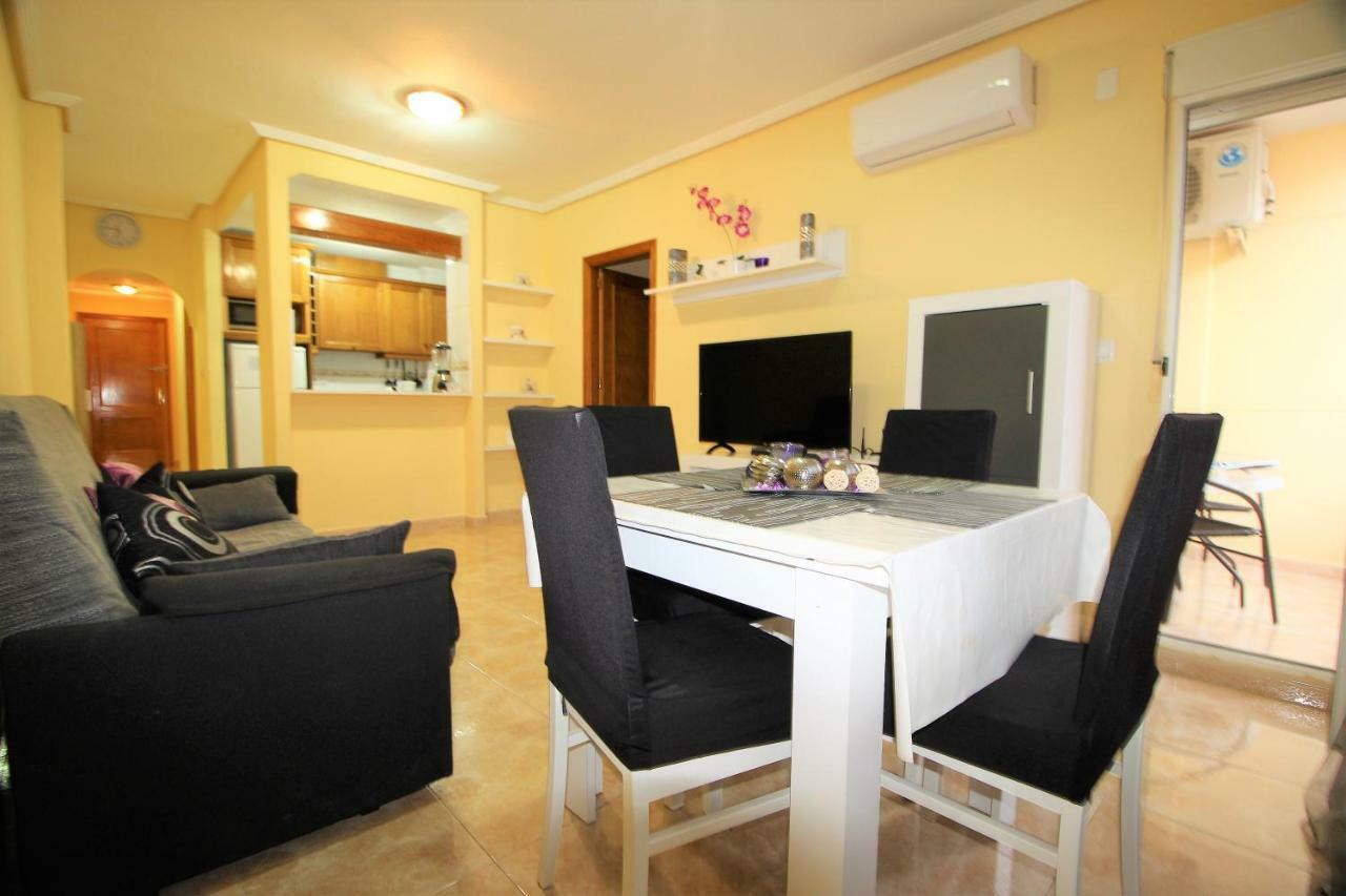 Daniela Apartament Torrevieja Exterior photo